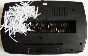 Cutting_head_of_a_paper_shredder_400